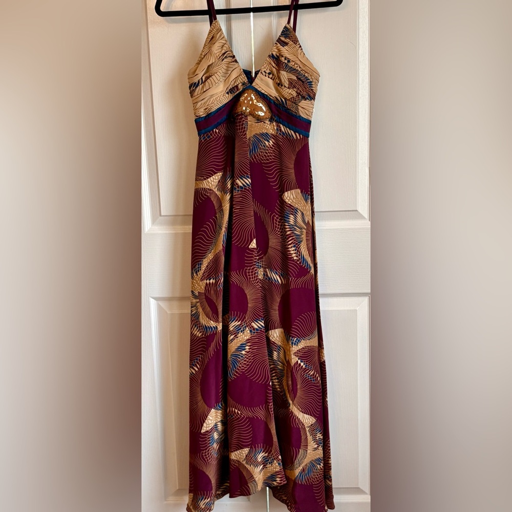 LISA HO WOMEN’S GOWN, MAROON PRINT SILK, size 4